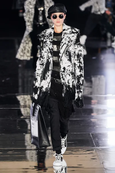 Look 35